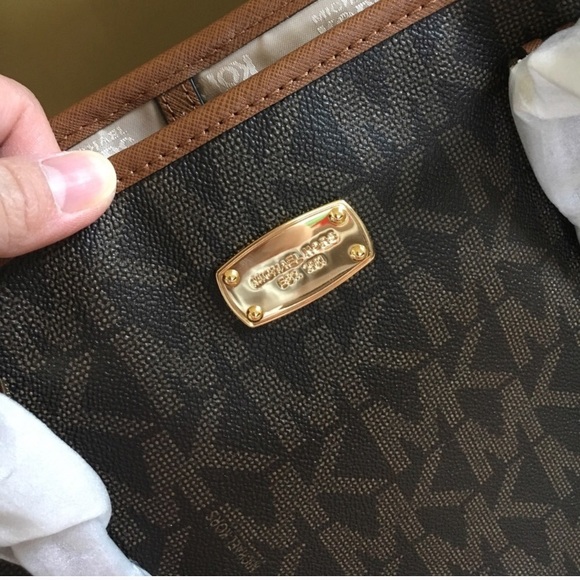 ⭐️🎆Mk Carryall tote🎆brown/large/shoulder bag - Picture 5 of 7